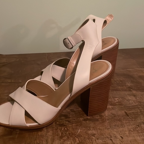 Tan and cream block heels - Picture 3 of 4